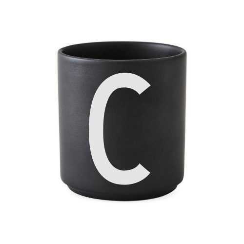 Alphabet C fekete porcelánbögre
