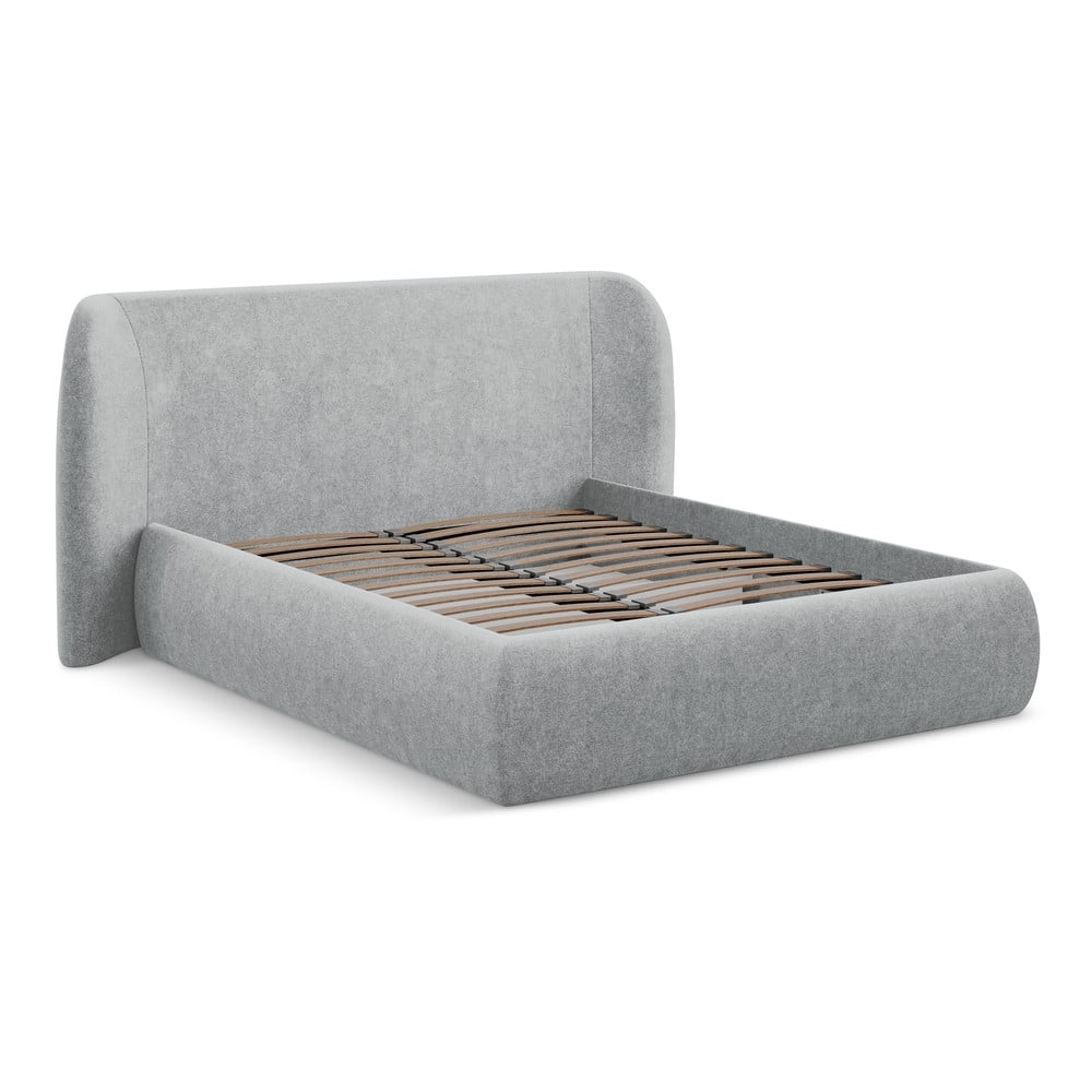 Világosszürke kárpitozott ágyneműtartós franciaágy ágyráccsal 160x200 cm Hauke – Makamii